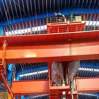 Suction dan pelepasan Crane Overhead